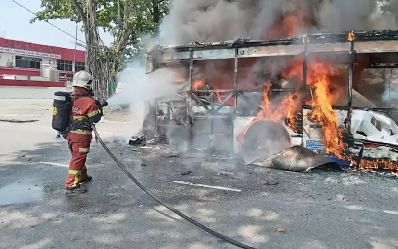 9 escape burning bus in Petaling Jaya