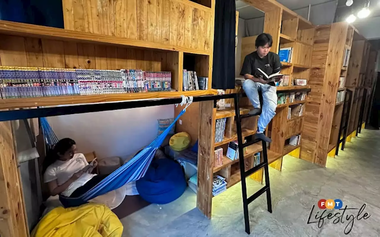 Bookstore-themed dorm a haven for travellers