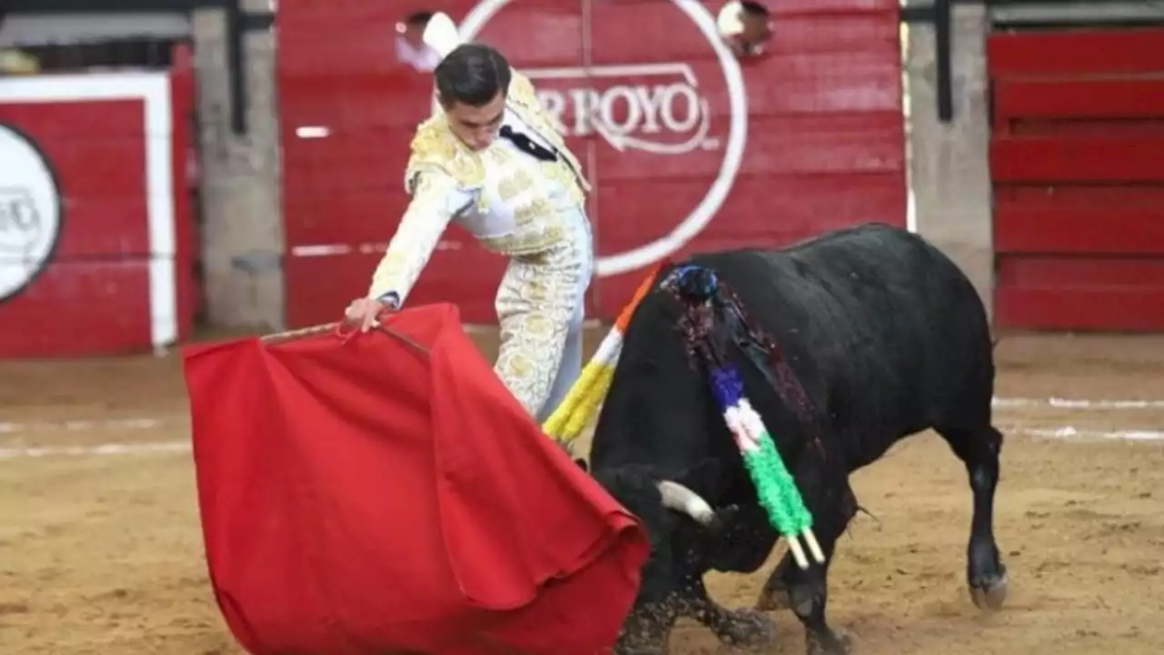 Bruno Aloi impacta con destreza en Plaza de Toros Arroyo, cortó dos orejas