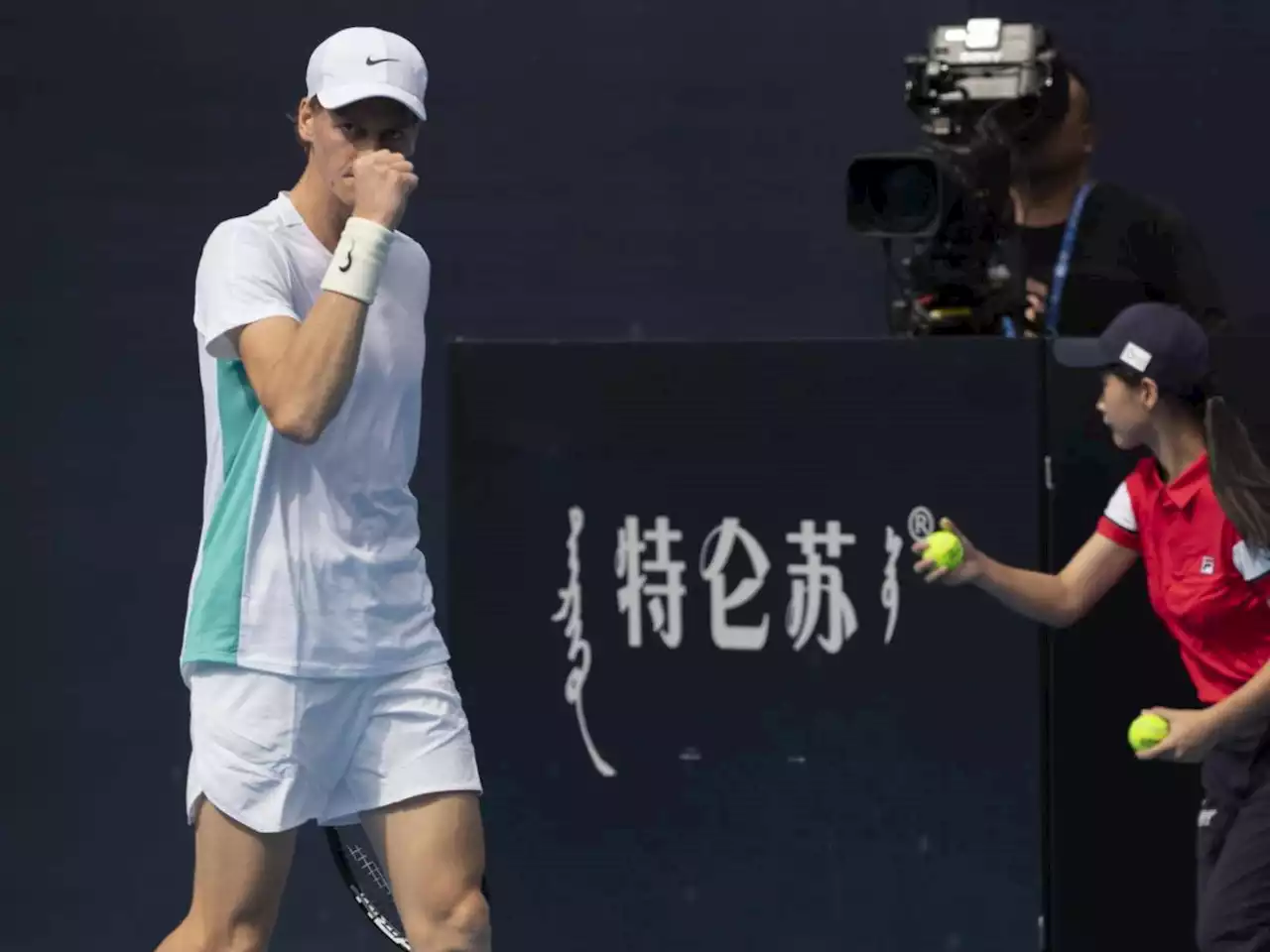 China Open: Sinner avanza ai quarti, Musetti battuto da Alcaraz