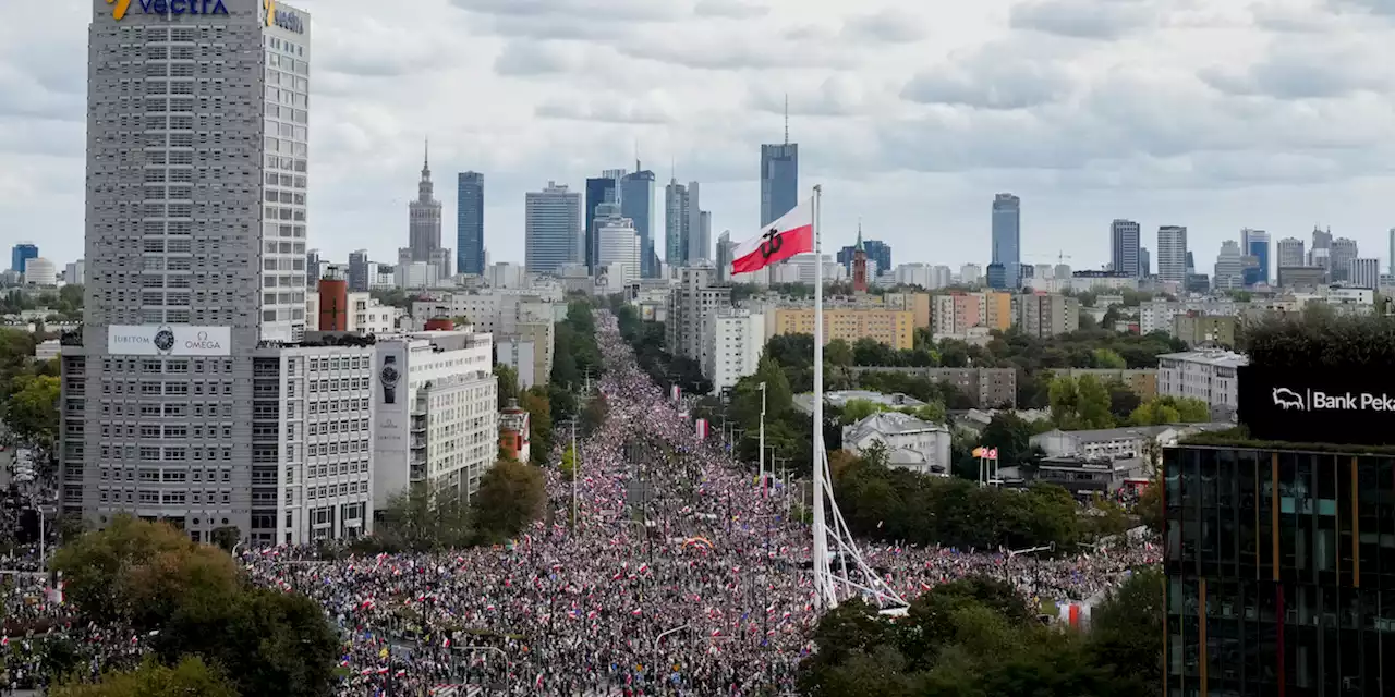 La grande manifestazione dell’opposizione in Polonia