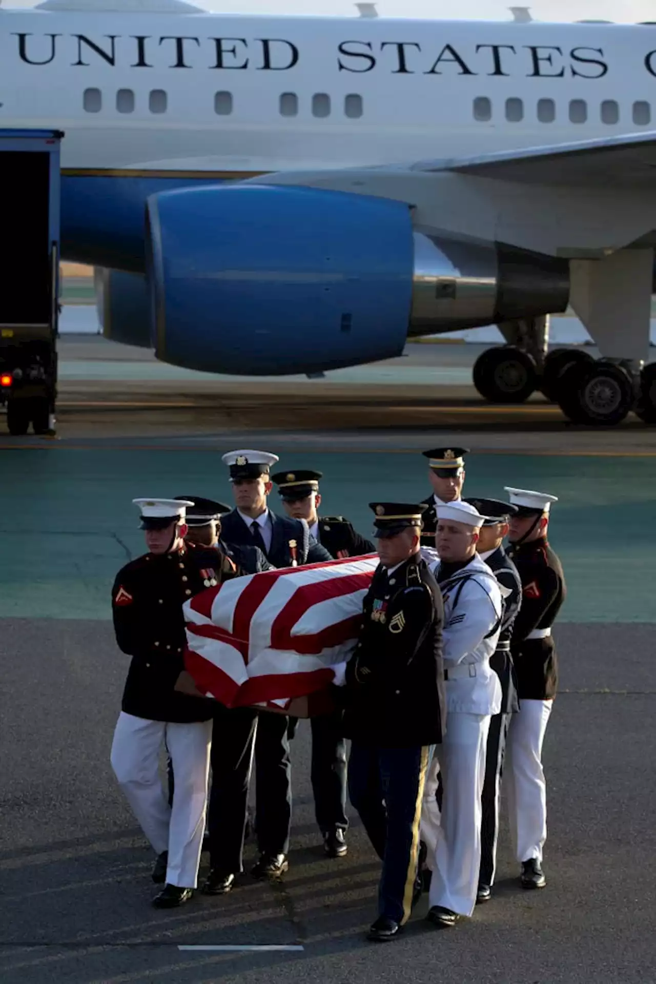 California Sen. Dianne Feinstein's body returns to San Francisco on military flight