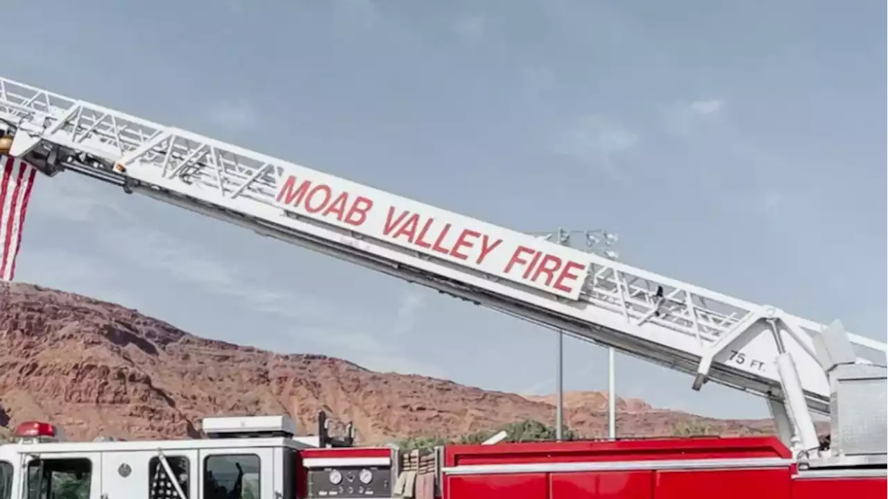 Homes threatened by Moab brush fire driven by winds over 30 mph