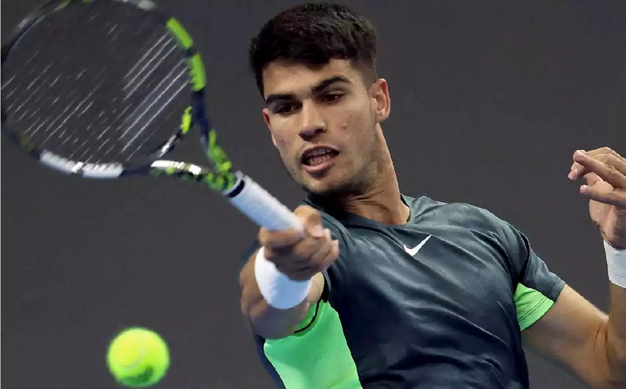 Carlos Alcaraz avanza a cuartos de final en Abierto de China