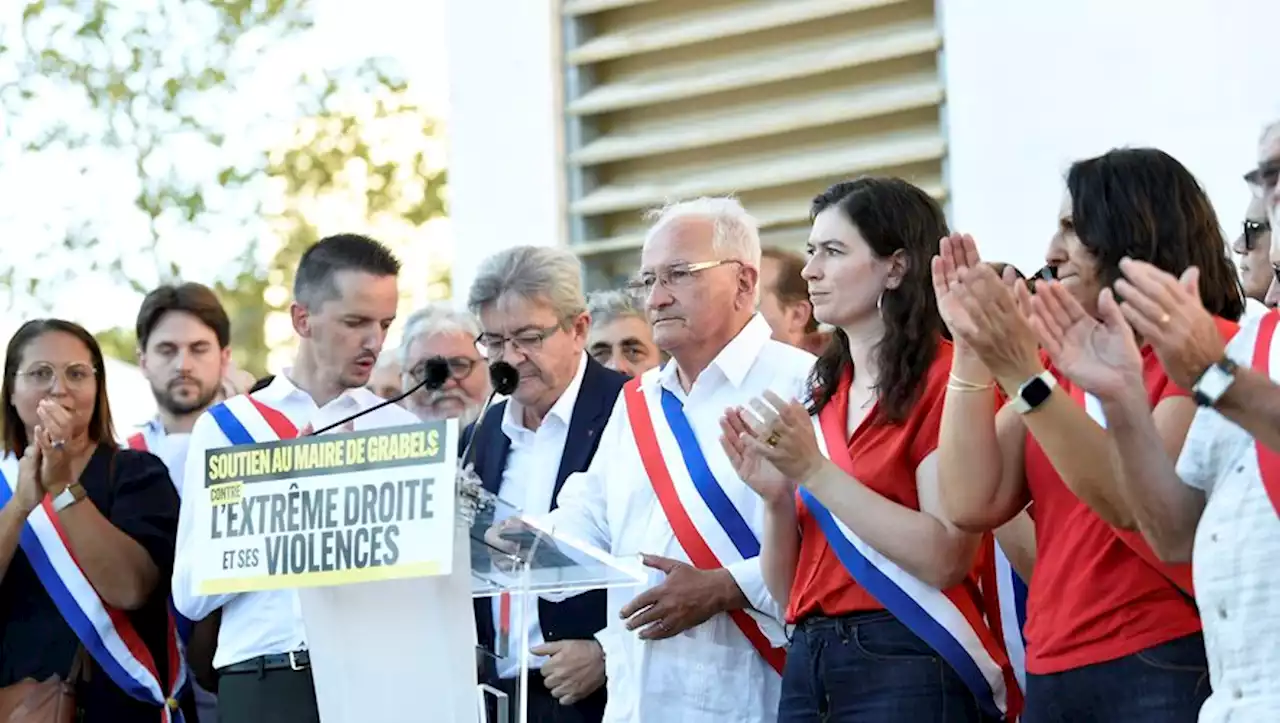 Maire agressé : un millier de personnes et Jean-Luc Mélenchon pour soutenir René Revol à Grabels