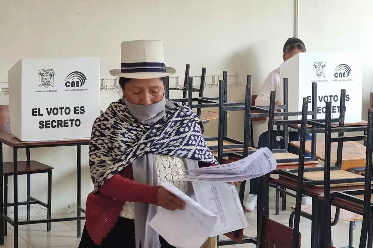 La autoridad electoral lidera el simulacro de las votaciones para el balotaje en Ecuador