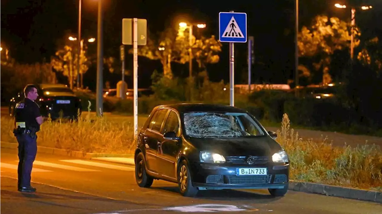 Marzahn-Hellersdorf: Rentner-Ehepaar auf Zebrastreifen von 19-Jährigem angefahren