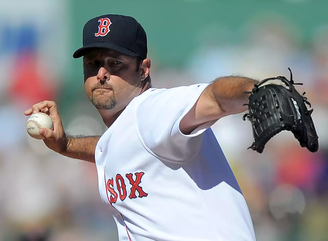 Former Red Sox pitcher Tim Wakefield dead at 57