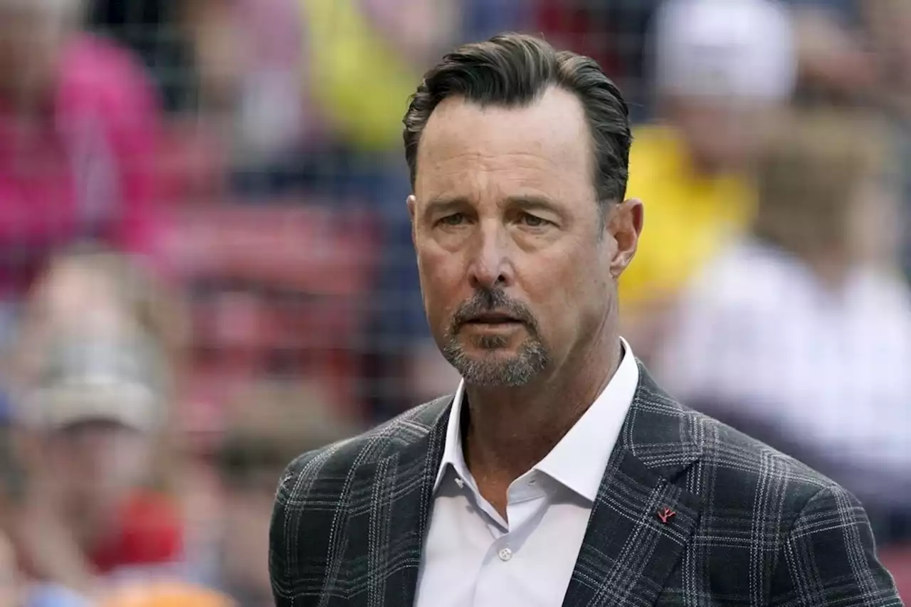 Tim Wakefield, who revived his career and Red Sox trophy case with knuckleball, has died at 57