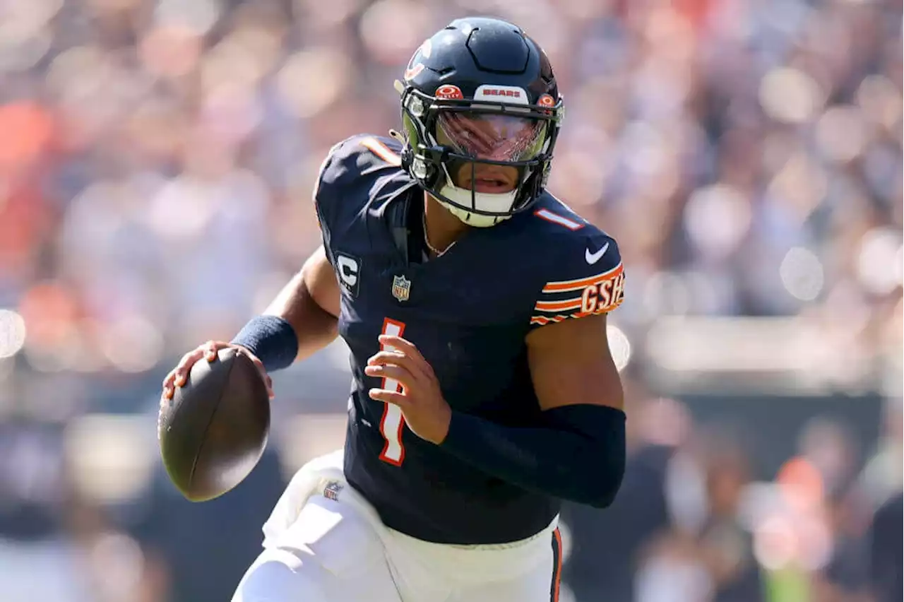 Fields nearly perfect as Bears lead Broncos