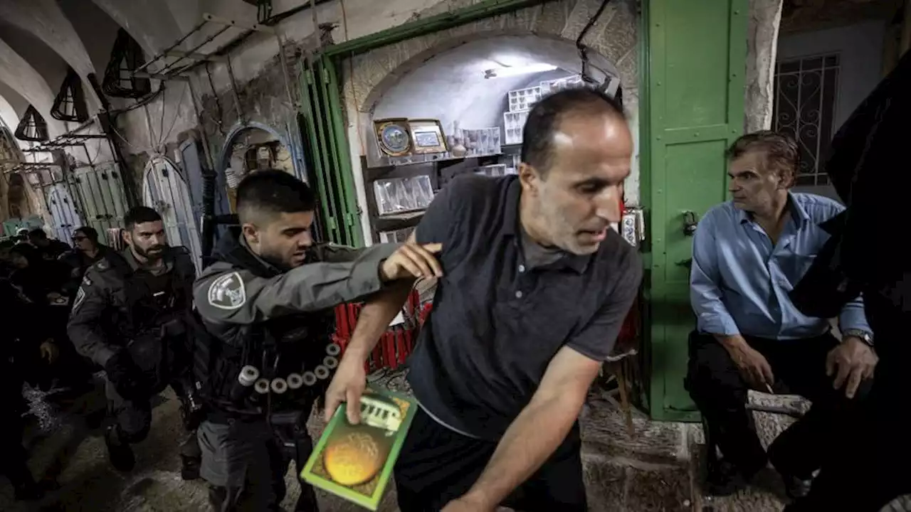 Israeli settlers storm Al Aqsa complex in East Jerusalem to celebrate Sukkot