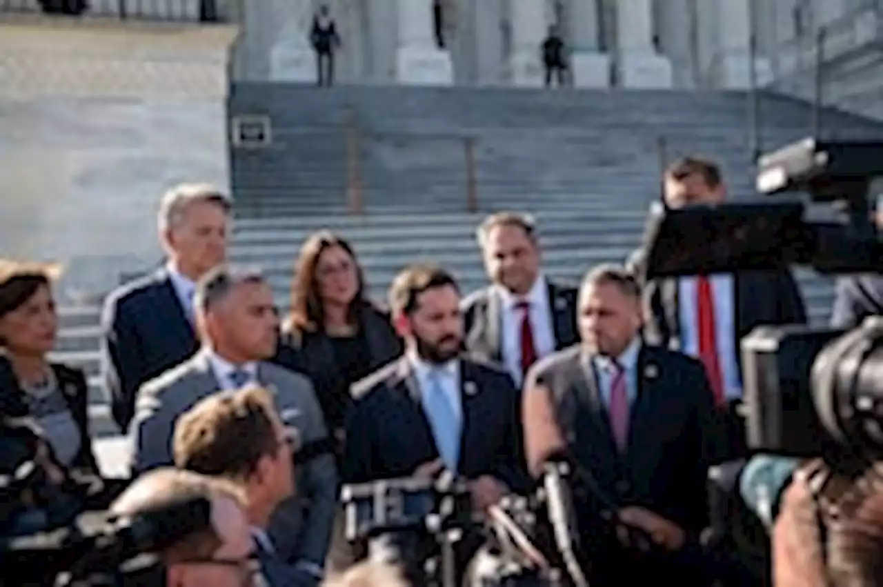 | Shutdown deal avoids political pain for Republican moderates