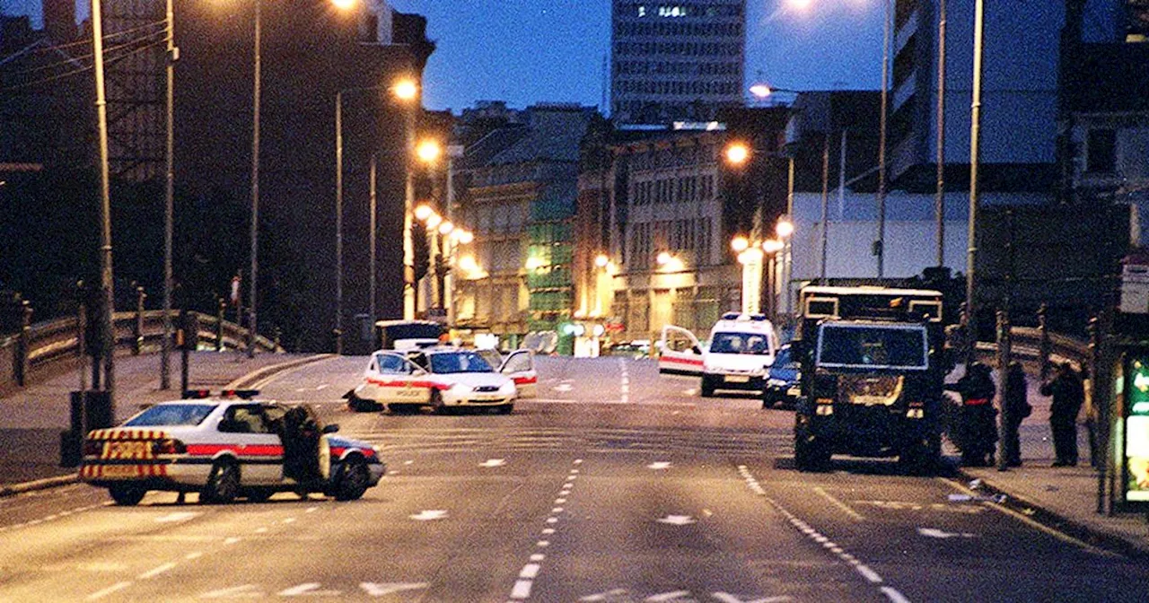 Glasgow photos capture failed bank heist that brought Bridge Street to a halt