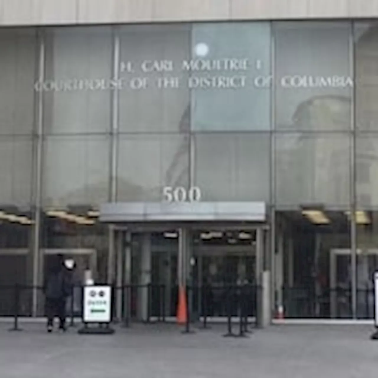 Longtime D.C. criminal defense lawyer indicted on sex assault charges