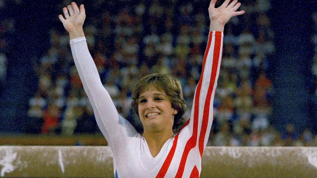 Former Olympic gymnast Mary Lou Retton 'fighting for her life' in ICU, daughter says