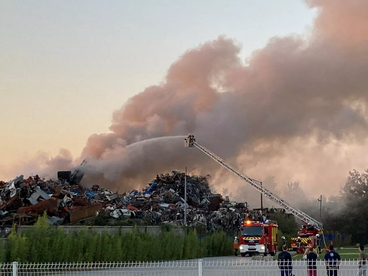 Châteaubriant : l'incendie éteint par 50 pompiers zone Horizon | L'Éclaireur de Châteaubriant