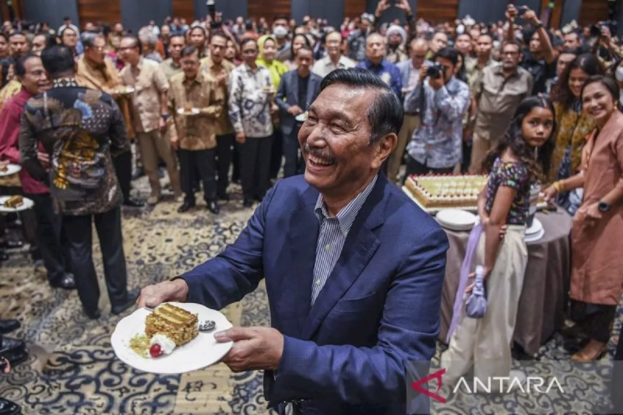 Jokowi tunjuk Erick jadi Menko Marves Ad-Interim gantikan Luhut