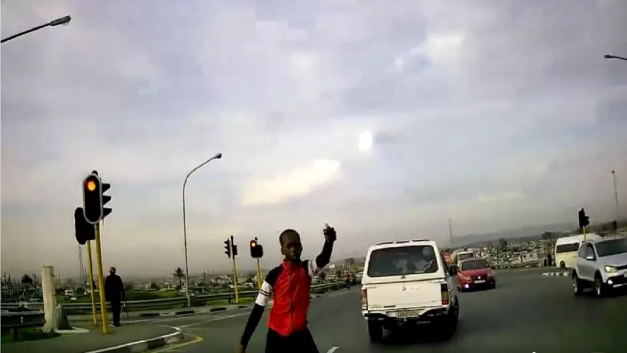 Video: Cape Town motorist knocks armed youth on N2 in robbery attempt