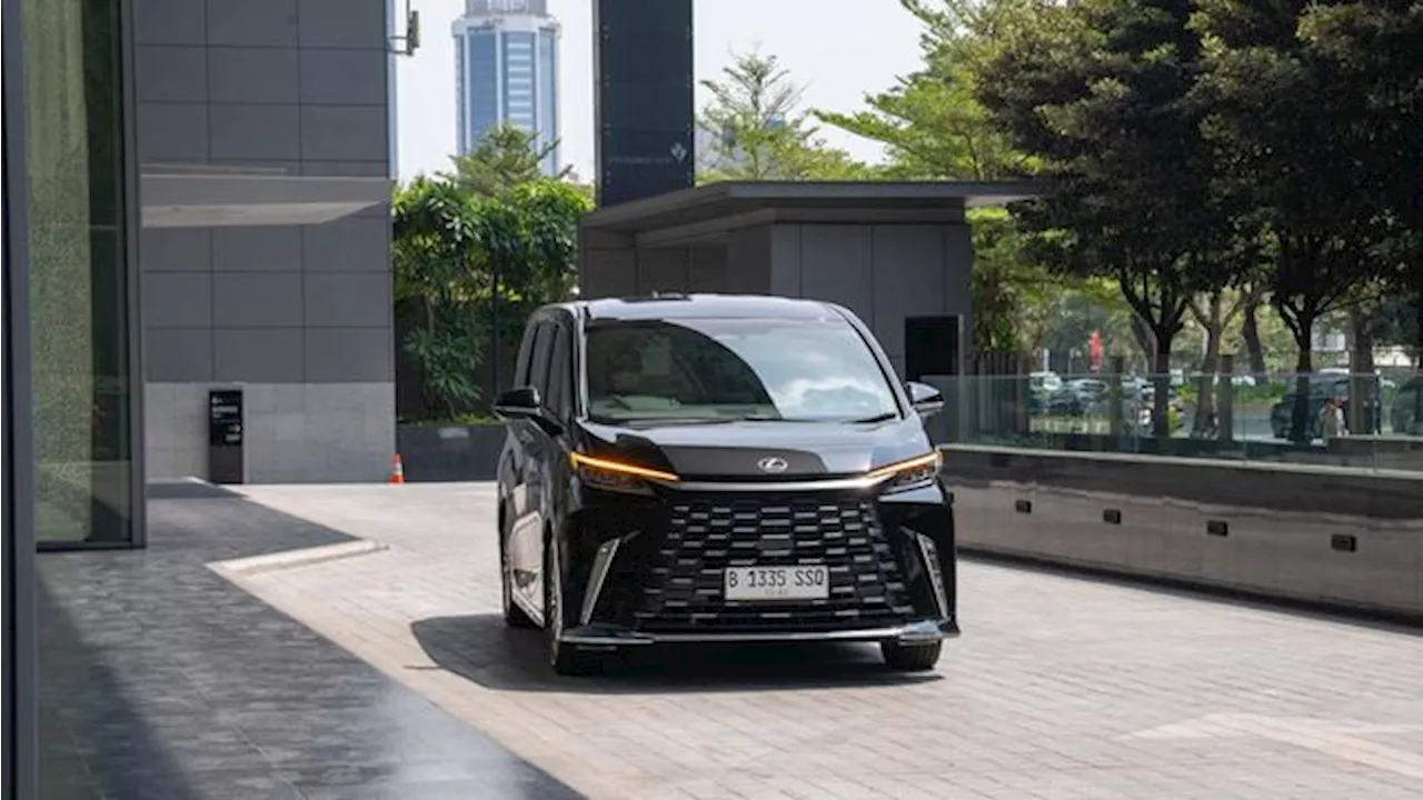 Menikmati First Class di Pesawat Buat Sultan ala Lexus LM Hybrid