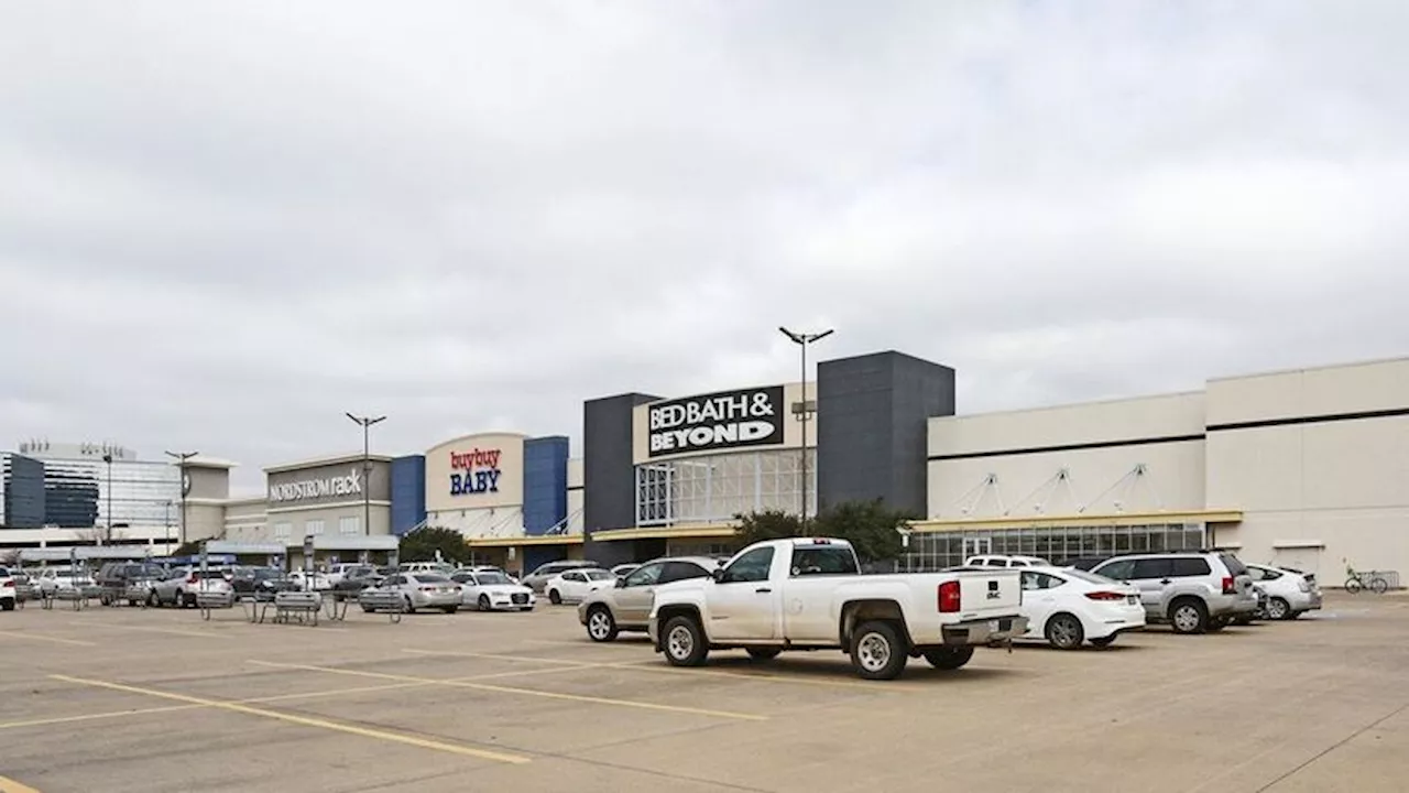 Dallas firm buys high-traffic retail center on the tollway