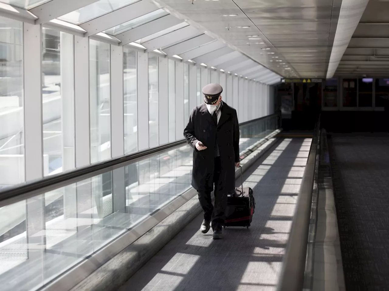 Air Canada union seeks to close wage gap with U.S. pilots