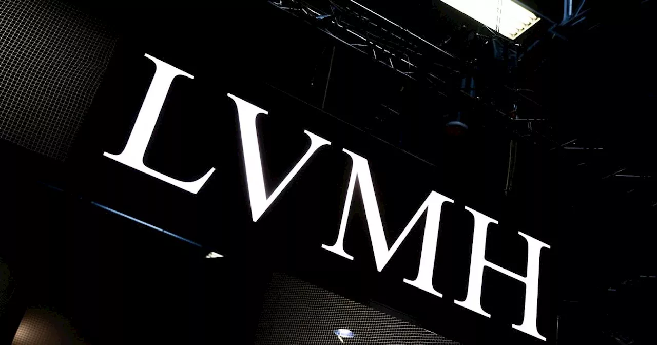 La Bourse de Paris fléchit, les résultats de LVMH sanctionnés