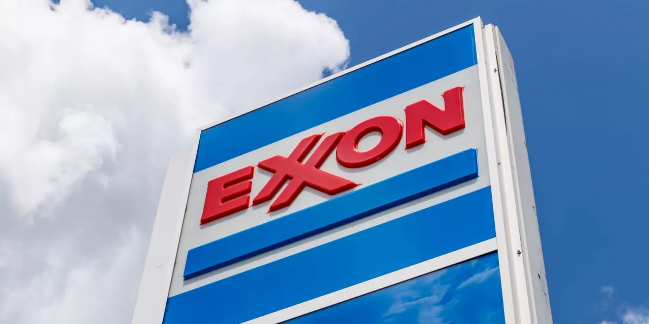 Exxon Buys Shale Driller Pioneer, Solidifying Dominant U.S. Position