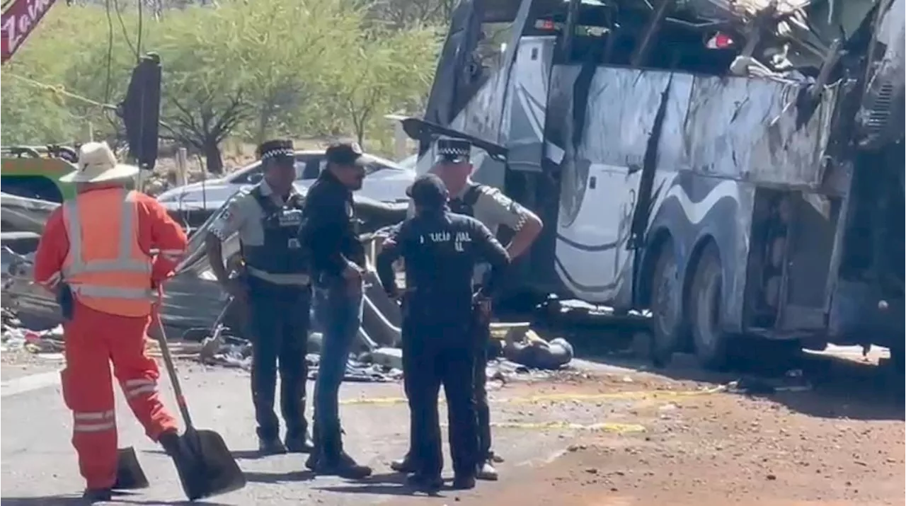 Suspenden traslado de migrantes en líneas locales tras volcadura de autobús en Oaxaca