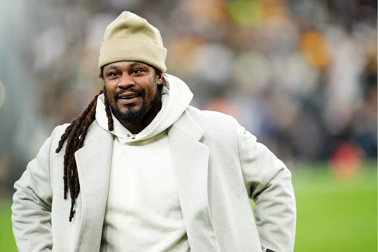 Marshawn Lynch Threw Shade at the Dallas Cowboys During a Madden Livestream