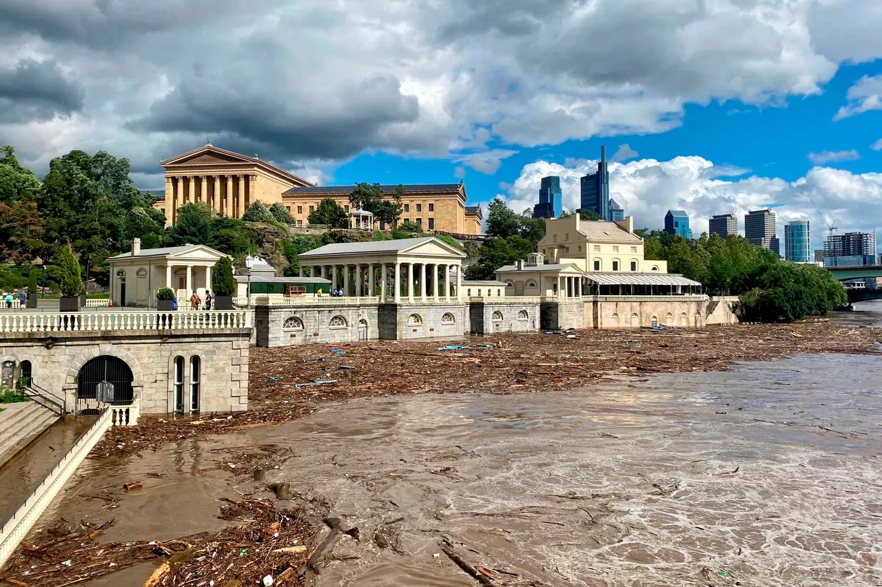 3,000-plus tires found during dredging of Philly river used as regatta rowing race course