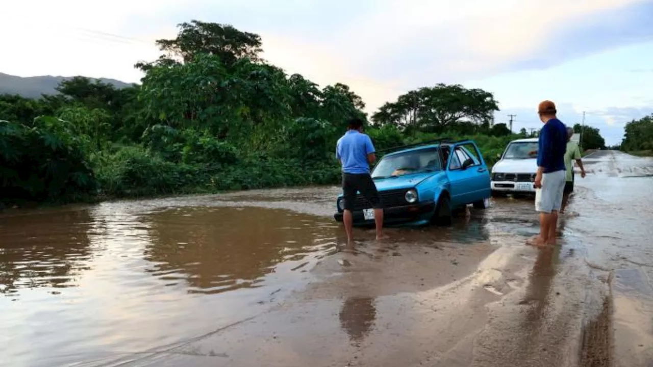 Paso de Lidia en Jalisco y Colima dejó dos muertos y más de 170 damnificados (videos)