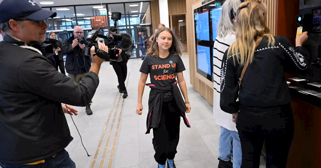 Greta Thunberg multada por bloquear porto na Suécia