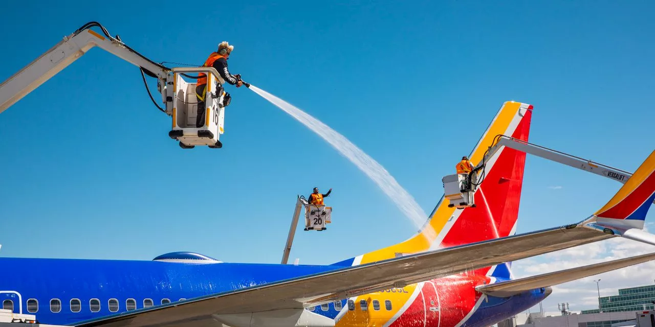 Southwest Airlines Doubles Down Down on Deicing to Avoid Winter Delays