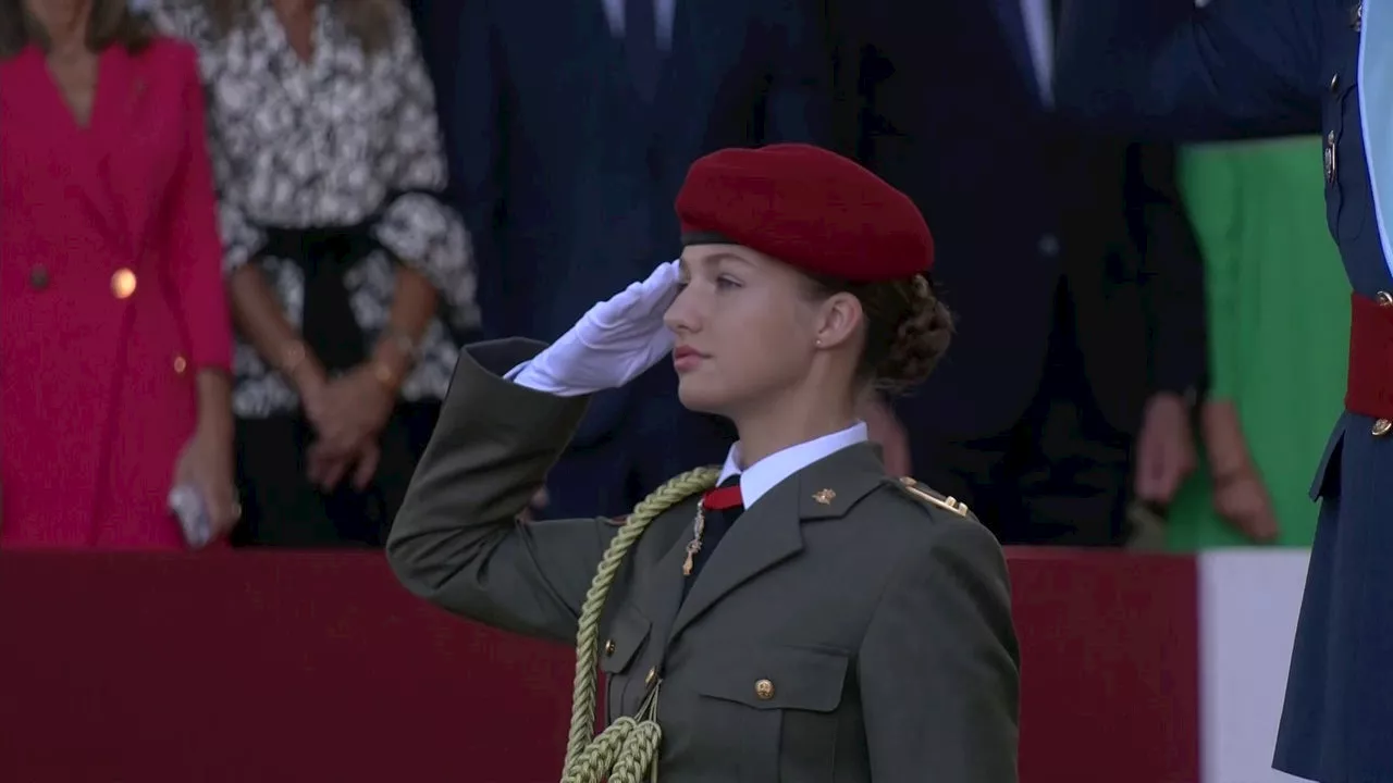 La princesa Leonor regresa al desfile del 12 de Octubre y lo hace luciendo uniforme militar por primera vez