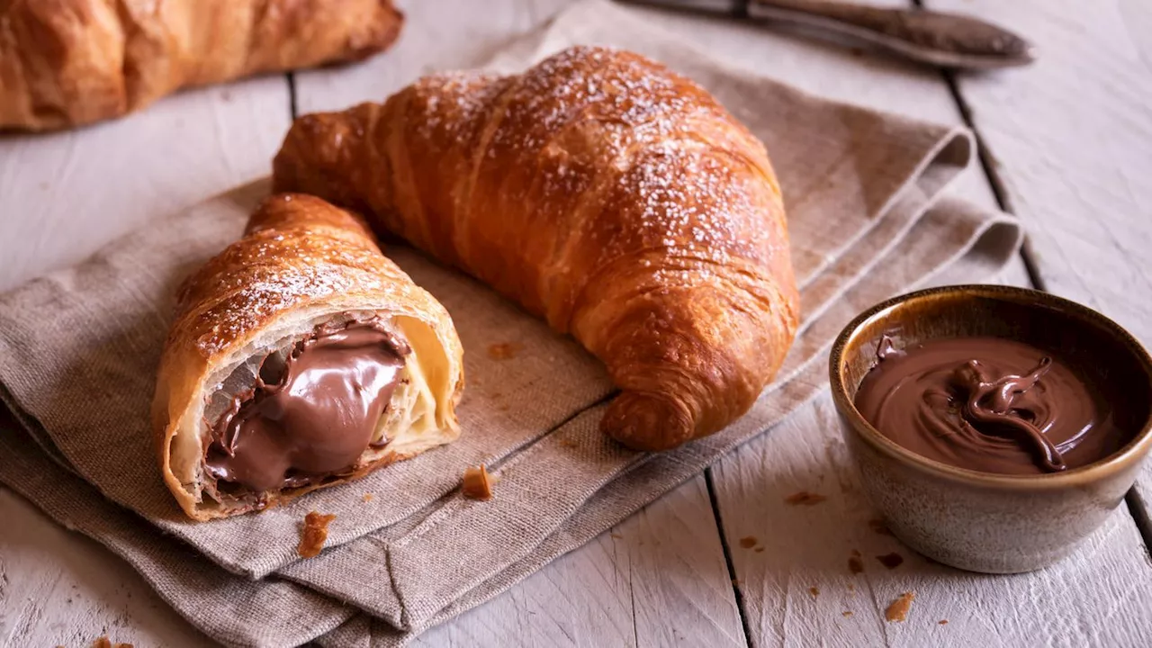 Französisches Blitzrezept: Leckere Nuss-Nougat-Croissants aus nur 3 Zutaten