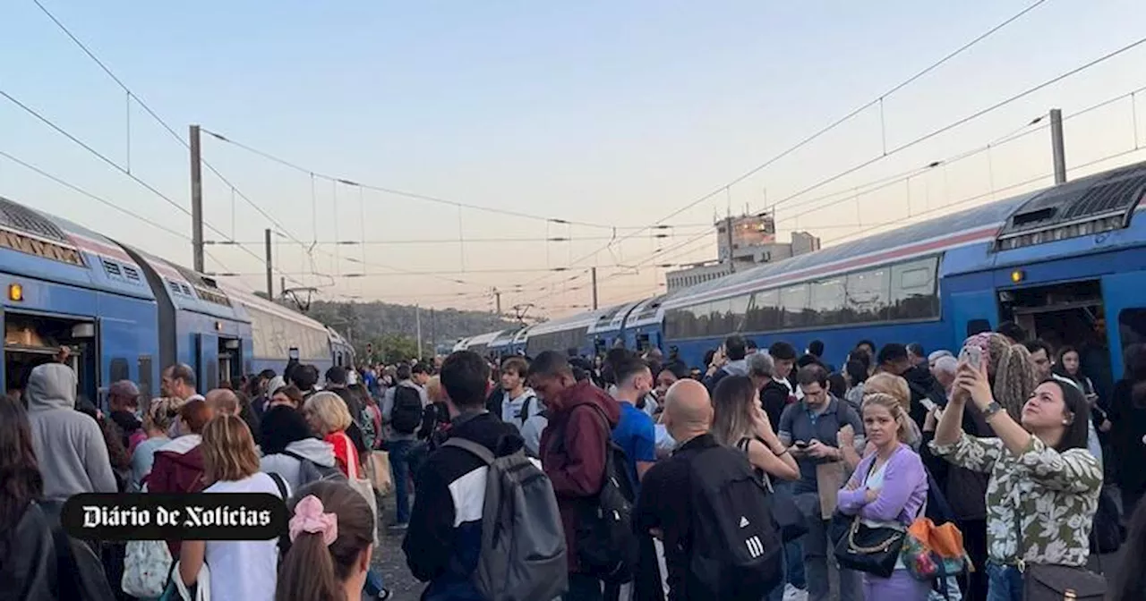 Ponte 25 de Abril. 'Atrasos significativos' no comboio devido a incidente com passageiro