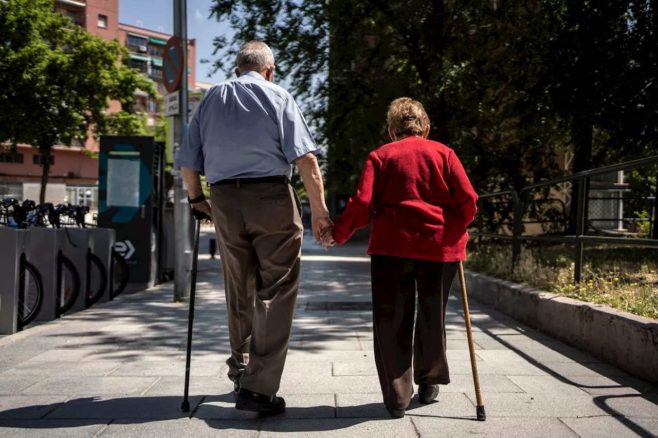 La España que prevé Escrivá para que las pensiones sean sostenibles: pleno empleo y más inmigrantes