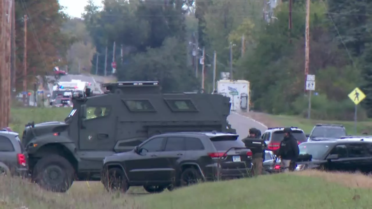 5 officers shot in Benton County, Minnesota