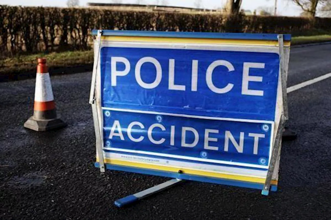 Two men rushed to hospital following two-vehicle smash in Glasgow