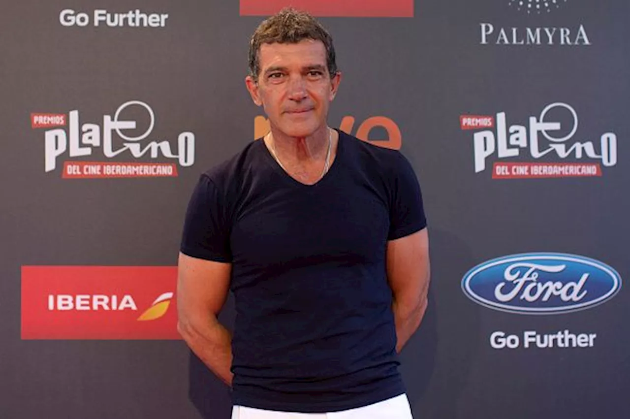 Hollywood Actor Antonio Banderas Is Going To Fashion School