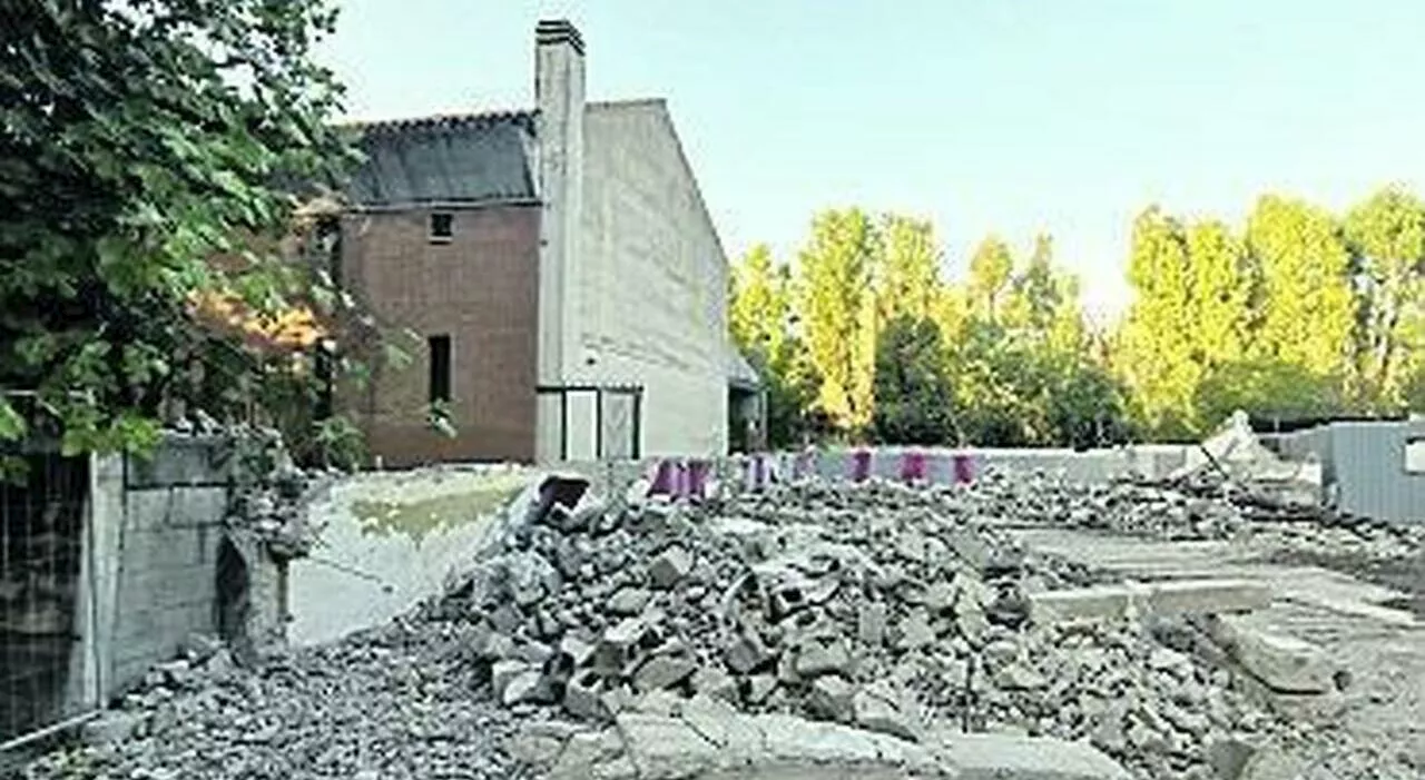 Demolita l'ex chiesa di Santa Chiara a Latina