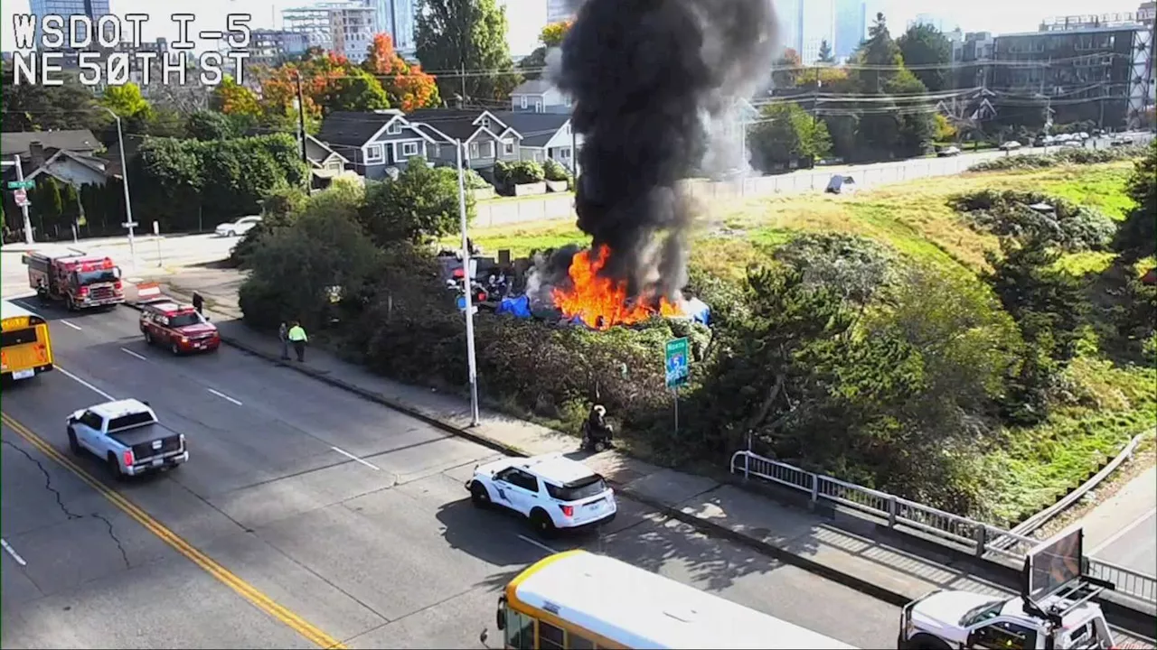 Seattle Fire extinguishes U District encampment fire