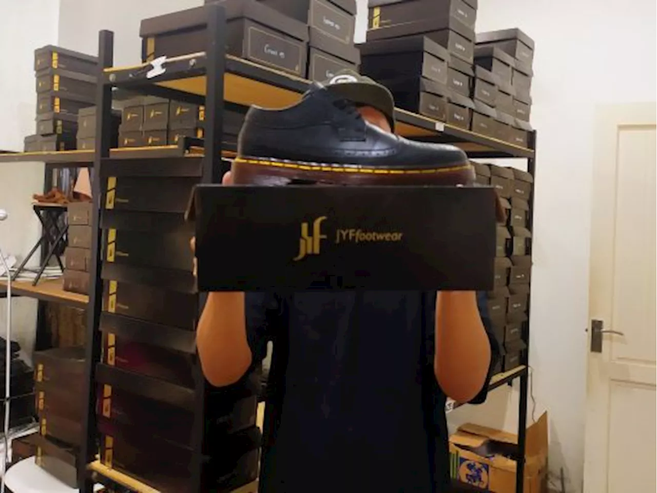 Sepatu Semi Pantofel Makin Diminati, Brand asal Bandung Ini Perkuat Inovasi