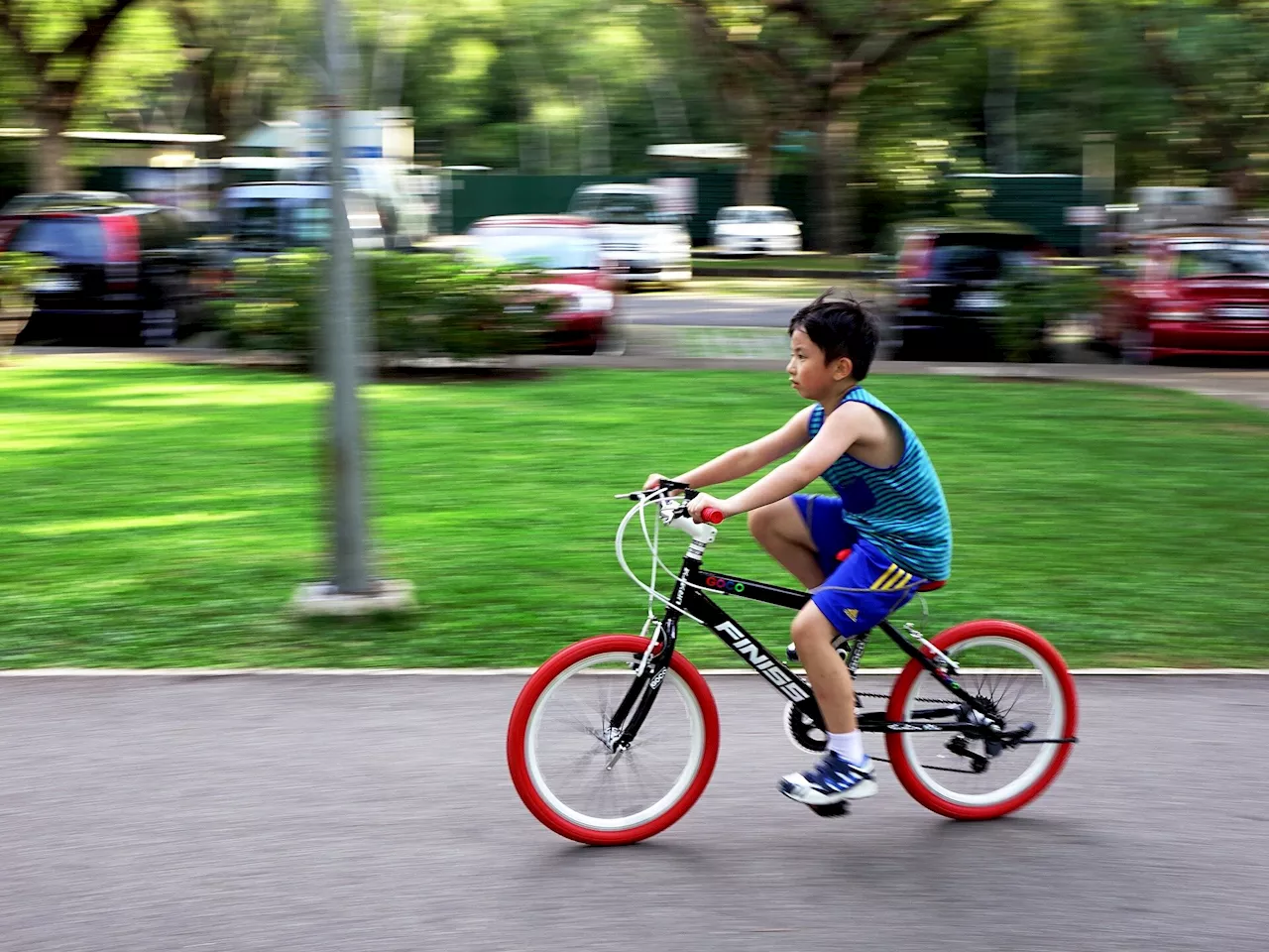 Cycling in school improves teenagers' mental health, but wider social factors may impact benefits