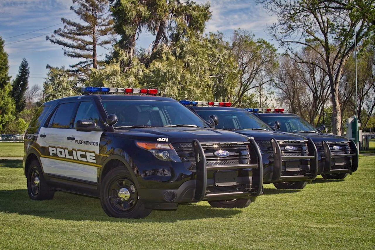 Crossing guard in Pleasanton hospitalized after being hit by car