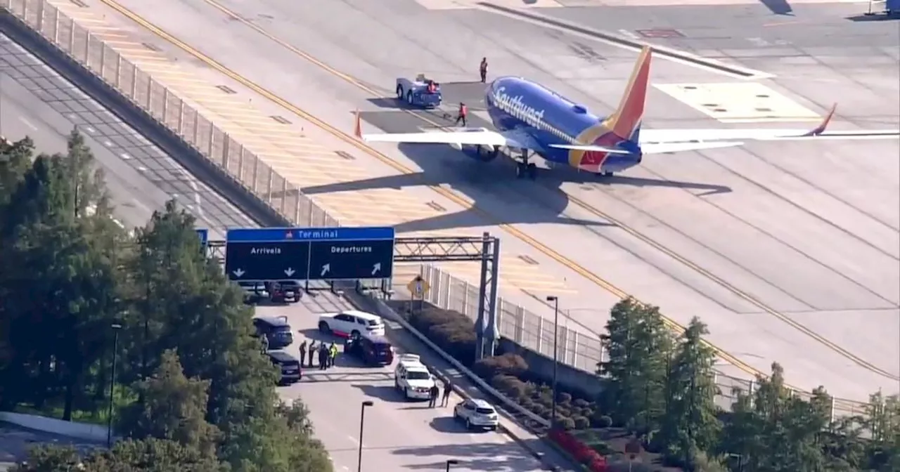 Baltimore/Washington Airport shut down as police investigate 'bomb threat'