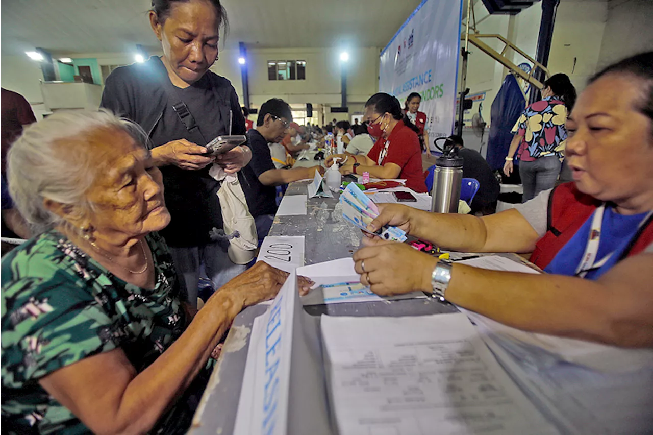 Sari-sari store owners get ayuda