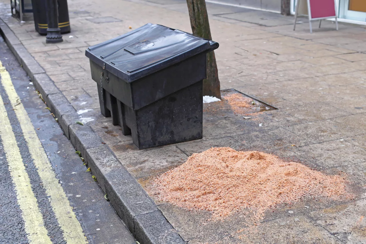 'An obvious, simple solution' - Call for grit boxes to be provided nationwide this winter