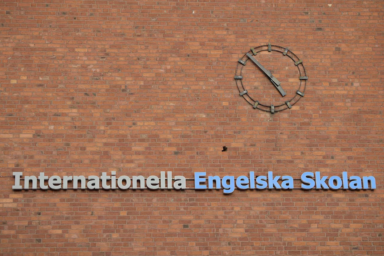 Vill Moderaterna att Sverige ska byta modersmål till engelska?