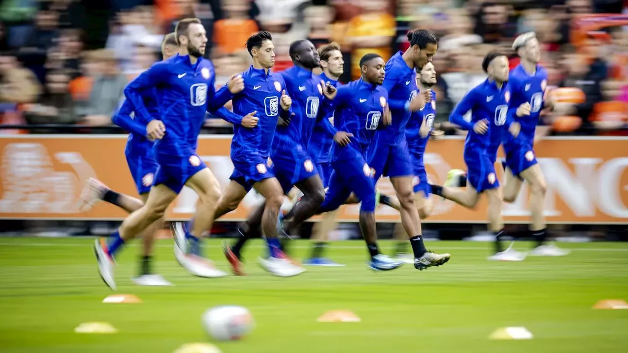 Oranje Traint Met Complete Selectie Voor EK-kwalificatiewedstrijd Tegen ...